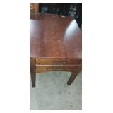 Wooden 1 drawer Maple finish end table 20x26x22in