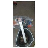 Grease gun and bucket