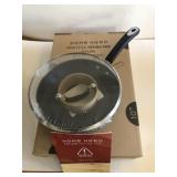 New 10 in non-stick frying pan w/glass lid