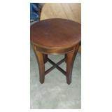 Round top wooden Side table 20in x 25