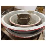 2 enamelware bowls, 1 strainer & footed cast-iron