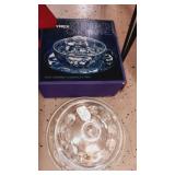 Pyrex sculptured ovenwear covered casserole and