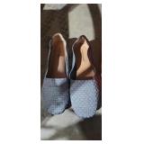 Sz9 silver slip on shoes