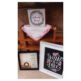 Trinketwoid shelf, decorative picture, crochet