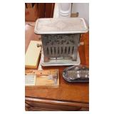 Vintage toaster. Brush wheel crumbs pickup & i