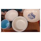 Bowls x3, Damask fine China bowl, 1 crock oven