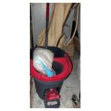 Mop and mop bucket set