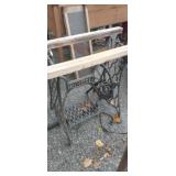 Cast iron Singer sewing machine pedel frame