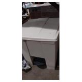 Small Rubbermaid trash bin