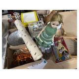 Vintage & other items, jewelry, figurines, racket