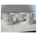 2 Corning Ware creamers & 1 gravy boat
