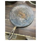 9 1/2 inch Wagner Sidney cast iron griddle