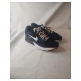 Gently Used Nike 6.5 YouthColor Black And White