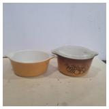 2 Pyrex dishes 472 1.5pt and 473 1qt