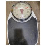 Taylor 330 pound professional scale