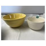 vintage Bauer or Bosco Ware ribbed ceramic mixing