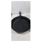 Wagner No. 6 cast iron frying pan