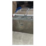 Signal corps US ARMY  chest CH-80- a metal