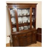 Bernhardt Mahogany China Cabinet Duncan Phyfe