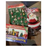 Mr. And Mrs. Claus lawn ornaments, Utide,