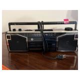 Vintage GE cassette radio boombox