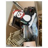 Mixed Household Box Lot ï¿½ Decorative Signs,