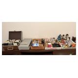Large mixed lot of assorted household items,