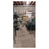 Wire store display rack with adjustable shelves