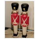 2 blow mold toy soldiers 31 in tall unlighted