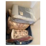 Blankets & Comforter Lot