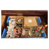 Mixed Decorative Figurines, Holiday Items &