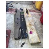 Mix of lawnmower blades