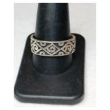 Silver native American ring  marked 925.    size