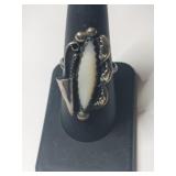 Silver Navajo mother of pearl ring size 7.5.