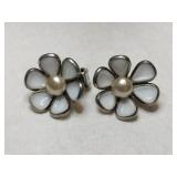 Trifari  gold trim Daisy clip-on earrings