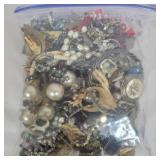 1lbs 9.5oz Of broken jewelry mystery bag