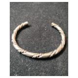 Silver twisted cuff bracelet unmarked .650oz