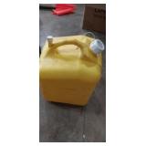 Igloo kert jug , for diesel fuel yellow 5gal