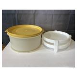 vintage Tupperware Round Cake Taker