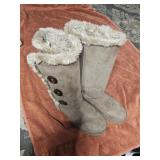 Makula winter boots size 9.5
