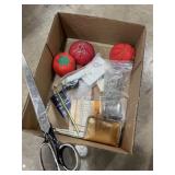 Sewing items, including pin cushions, 12ï¿½