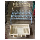 2 plastic shoe racks and dishwashing drying tub