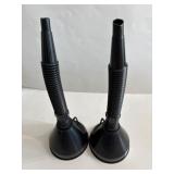 2 flexible funnels with mesh filter