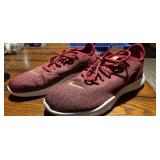 Very lightly used womens size 10 Nike flex trs