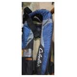 Cabelas 33g inflatable pfd life jacket