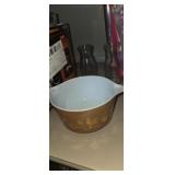 Early american pattern Pyrex bow and 2,  1 pt