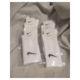 4 PairsOf Nike Socks