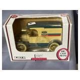 1/25 Ertl Ford New Holland 1917 Ford Model T