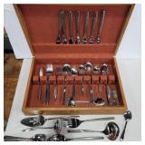 Oneida flatware with wooden case with couple