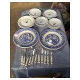 Alfred Meakin and Cavalier ironstone china, some